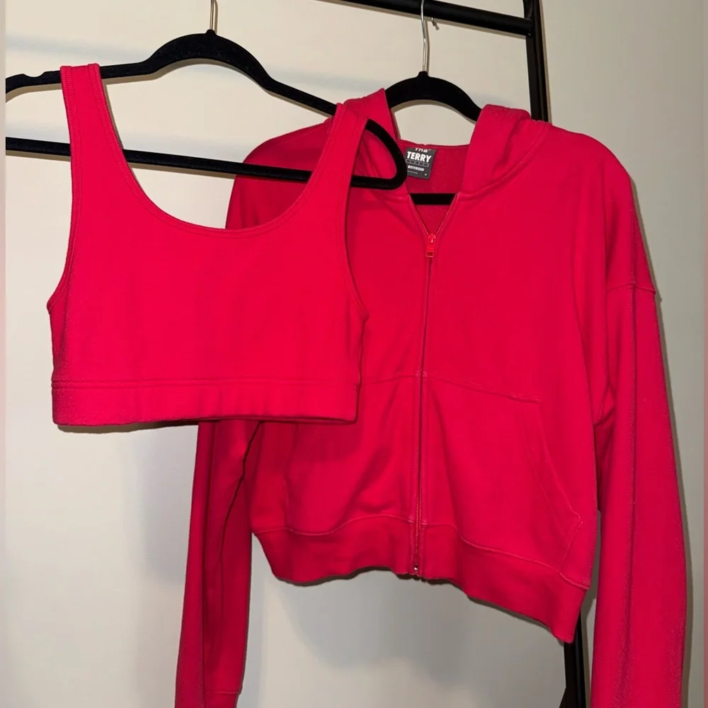 SOLD ‼️ Aritzia TNA Sweat Set - Picture 1 of 4